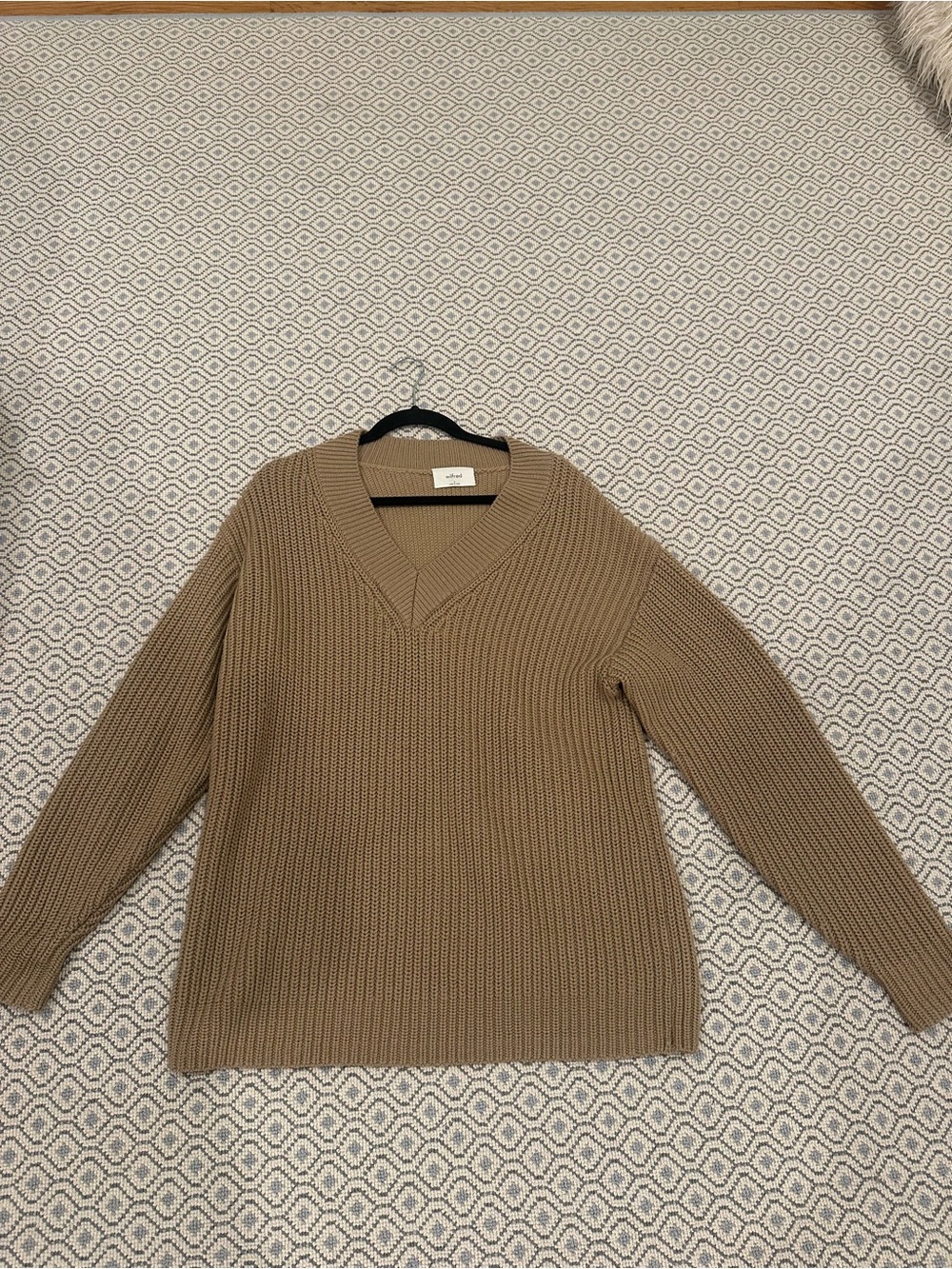 Aritzia Oversized V-Neck Ribbed Sweater - Tan